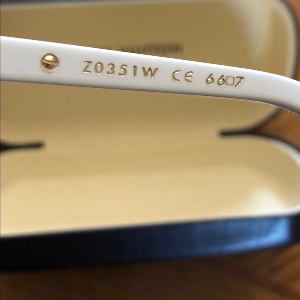 louis vuitton evidence white sunglasses - Picture 9 of 12